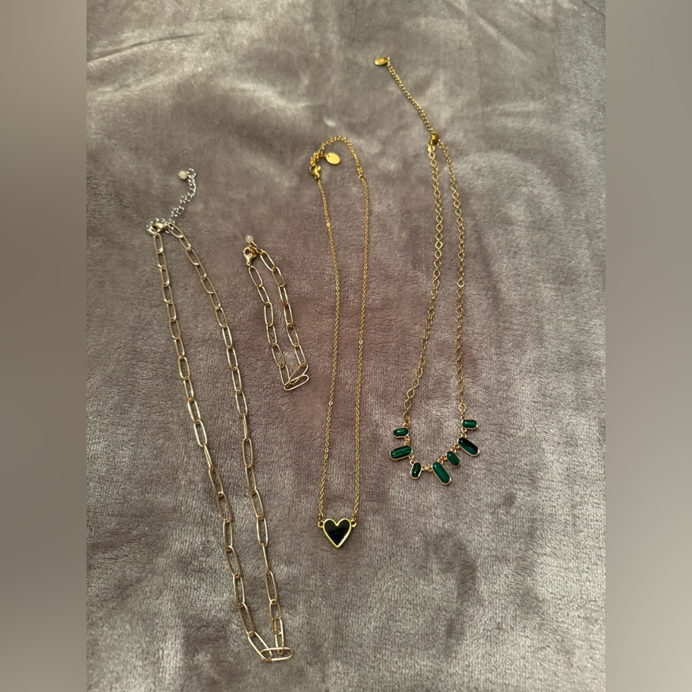 Elegant Gold and Green Necklace Set